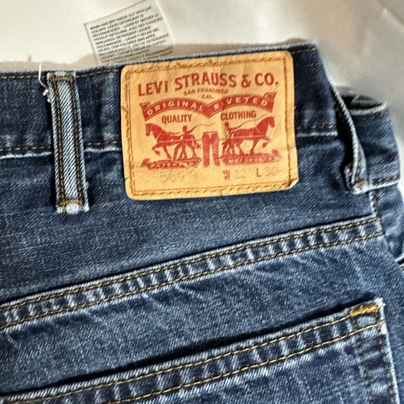 Levi Jeans - Picture 4 of 5